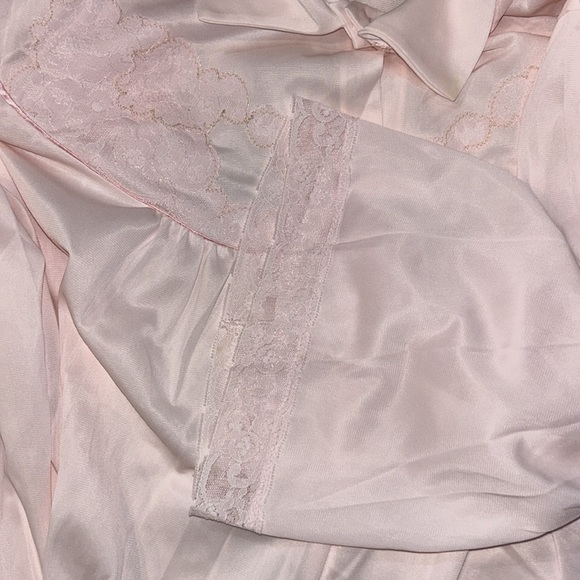 Vintage Sears light silky nylon bed sleeping jacket lace Applique 2 buttons - Picture 4 of 4